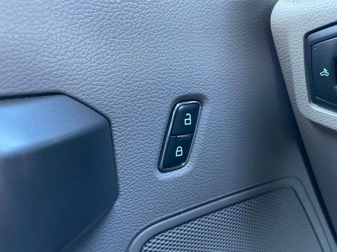 Used 2022 Ford F350 XLT w/ FX4 Off-Road Package image 24