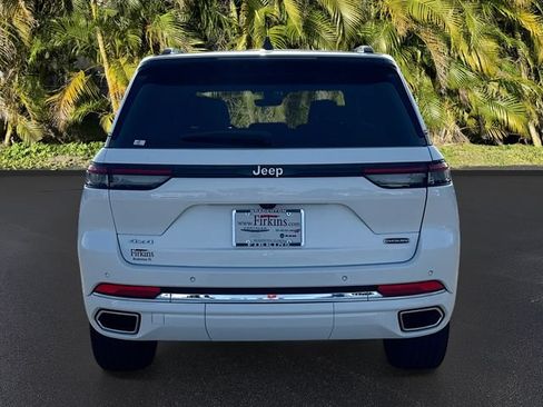 Used 2025 Jeep Grand Cherokee Overland AWD/4WD image 7