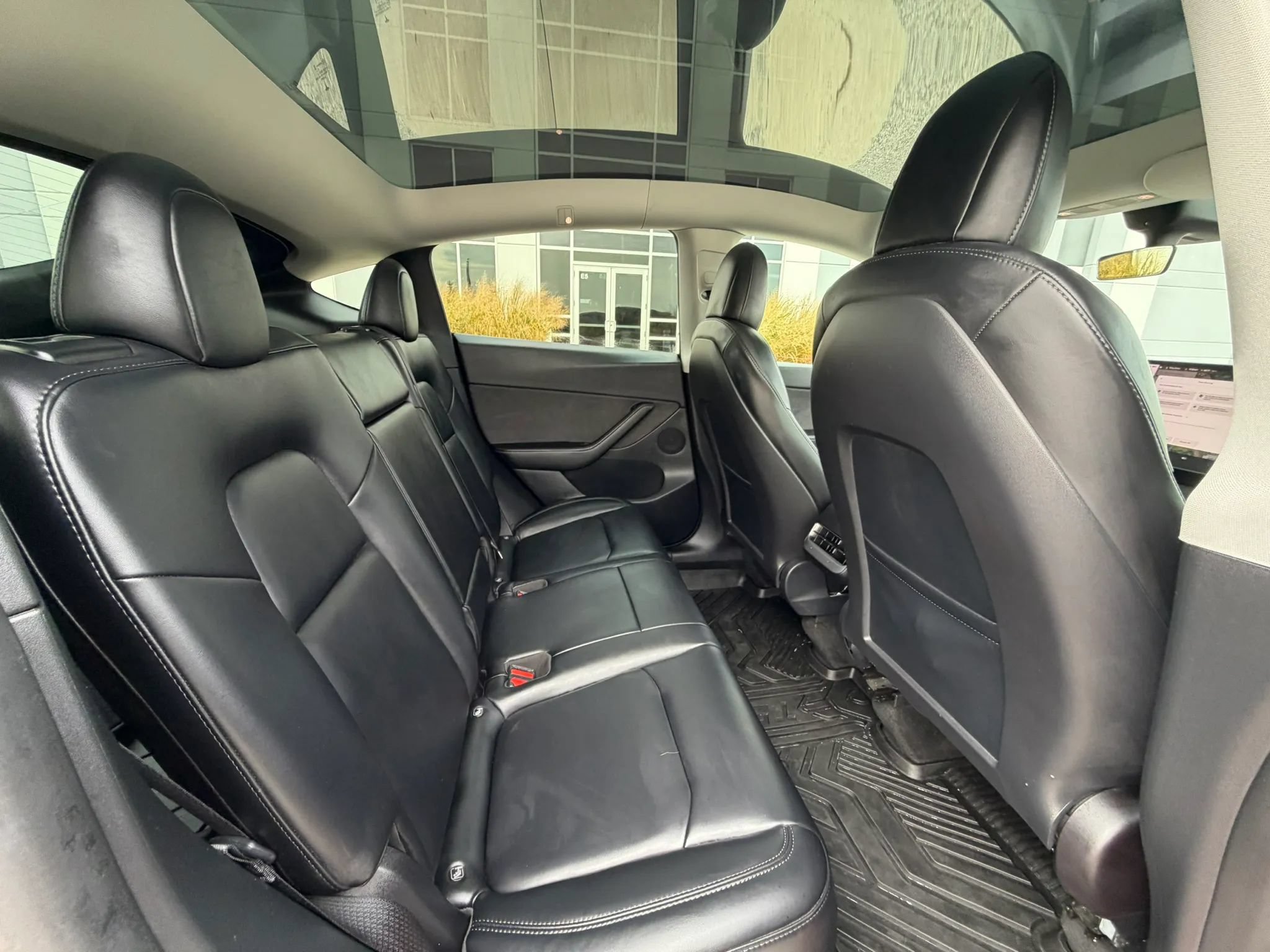 Used 2022 Tesla Model Y Performance AWD/4WD image 18