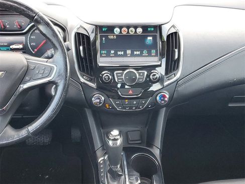 Used 2017 Chevrolet Cruze Premier image 26