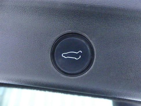 Used 2020 Tesla Model Y Long Range AWD/4WD image 30