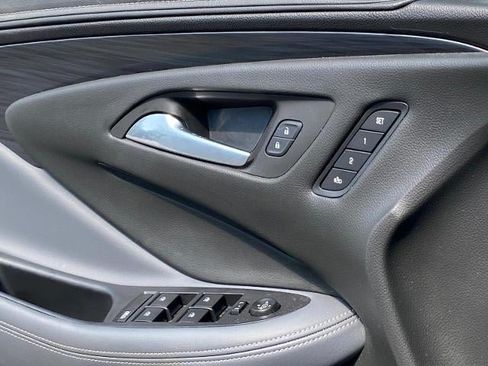 Used 2020 Buick Envision Essence w/ LPO, Cargo Package FWD image 16