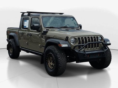Used 2020 Jeep Gladiator Sport w/ Quick Order Package 24S AWD/4WD image 3