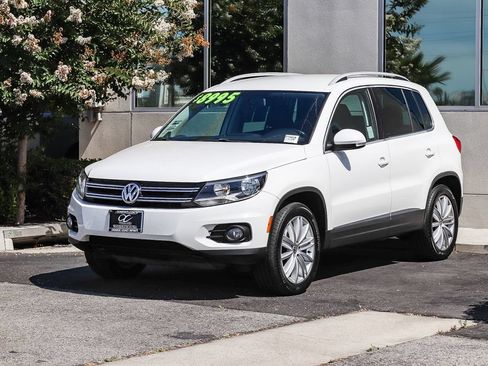 Used 2012 Volkswagen Tiguan S FWD image 3