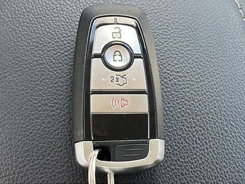 Used 2019 Ford Fusion SE FWD image 33