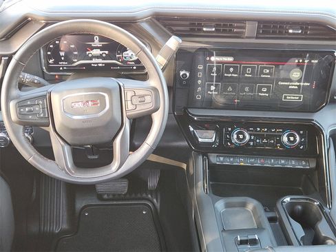 Used 2025 GMC Sierra 2500 AT4X image 23