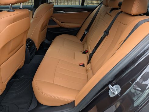 Certified 2023 BMW 530i w/ Premium Package image 32