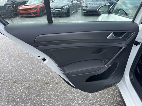 Used 2020 Volkswagen GTI SE image 27