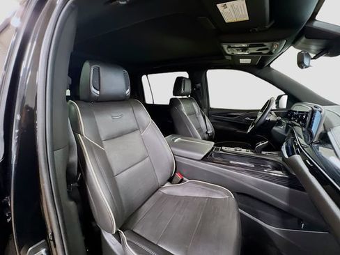 Used 2022 Cadillac Escalade ESV Sport AWD/4WD image 30