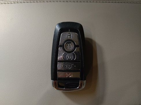 Used 2022 Lincoln Corsair Reserve w/ Elements Package FWD image 32