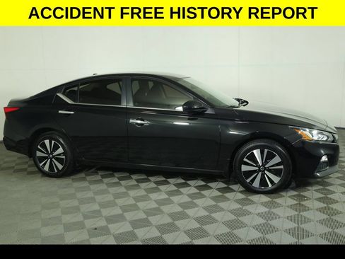 Used 2022 Nissan Altima 2.5 SV AWD/4WD image 2