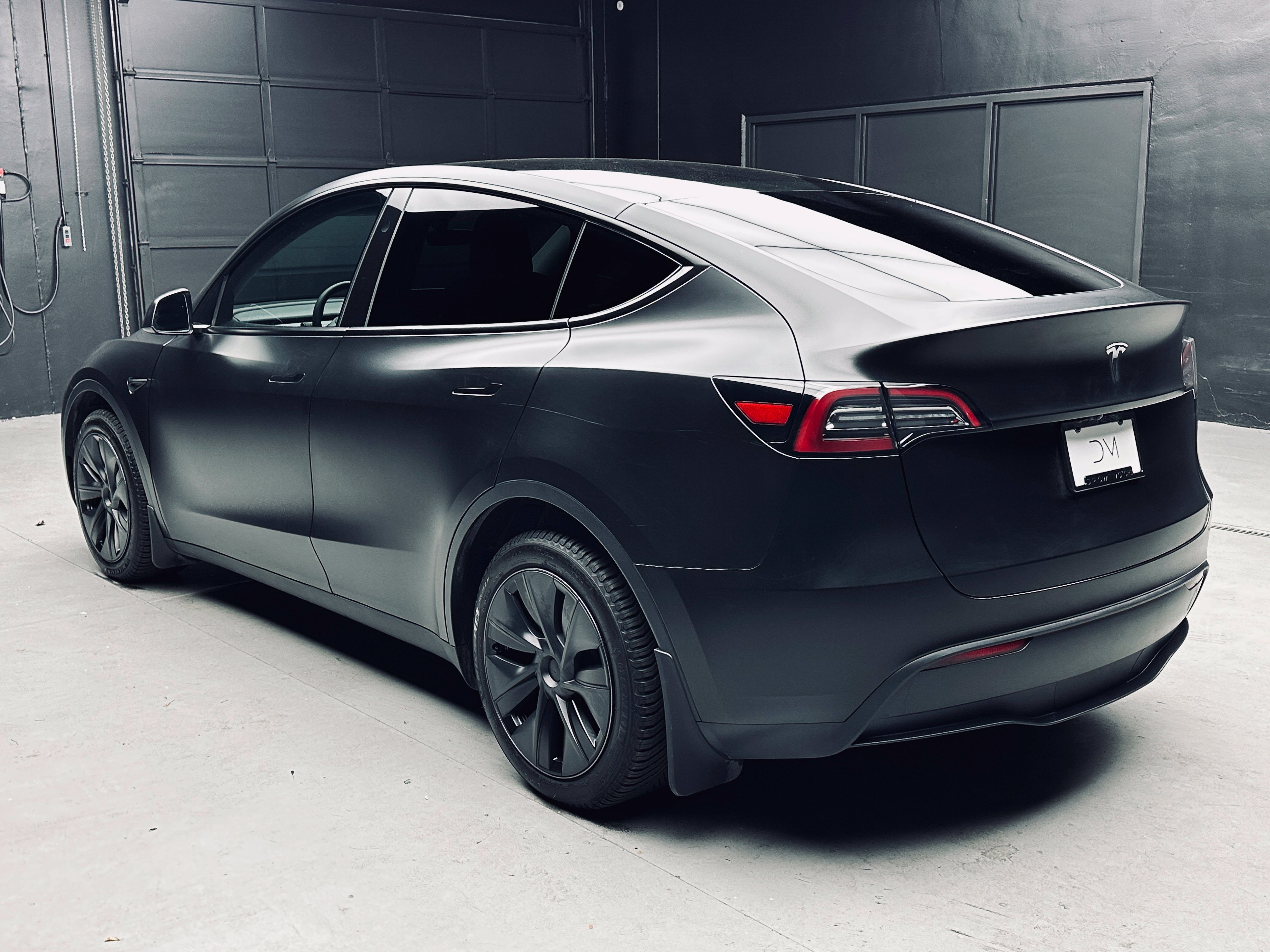 Used 2024 Tesla Model Y Long Range AWD/4WD image 5