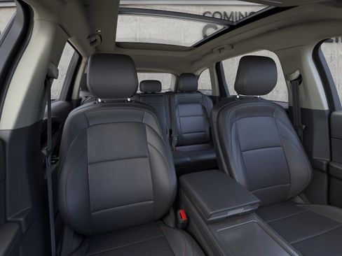 New 2026 Lincoln Nautilus Premier AWD/4WD image 10