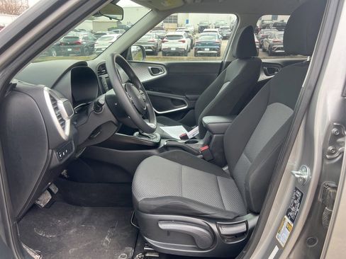Used 2023 Kia Soul LX w/ Option Group 015 image 6