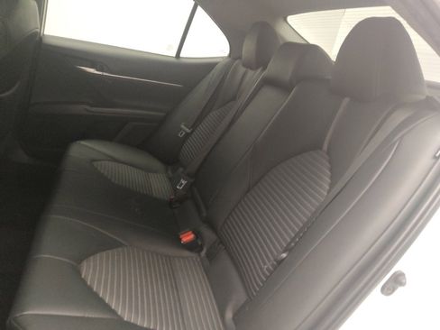 Used 2022 Toyota Camry SE FWD image 18