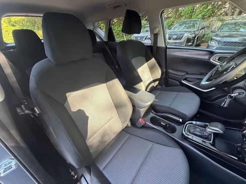 Used 2025 Kia Soul LX w/ LX Technology Package FWD image 34
