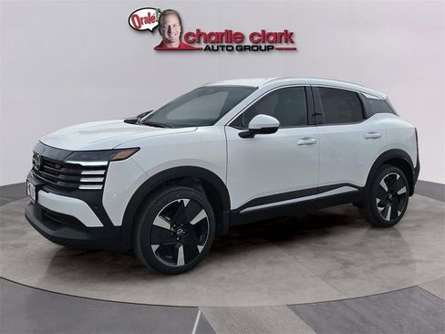 Used 2025 Nissan Kicks SR image 1