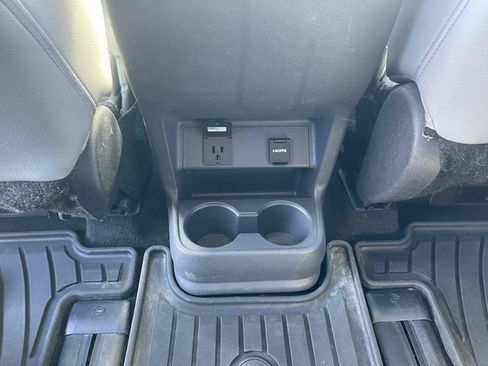 Used 2022 Toyota Sienna Limited image 20