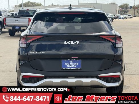 Used 2025 Kia Sportage LX image 8