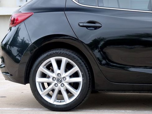 Used 2017 MAZDA MAZDA3 Touring image 28