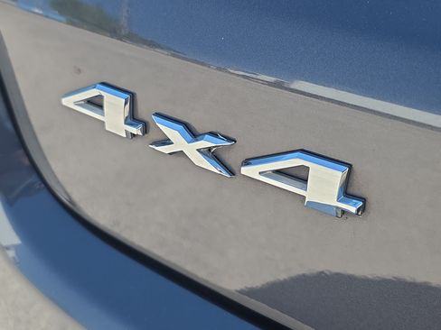 Used 2024 Jeep Compass Latitude AWD/4WD image 10