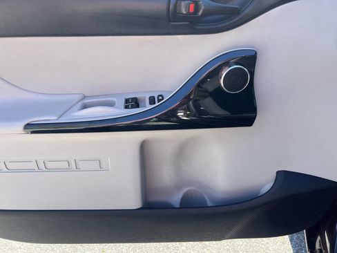 Used 2013 Scion iQ image 8