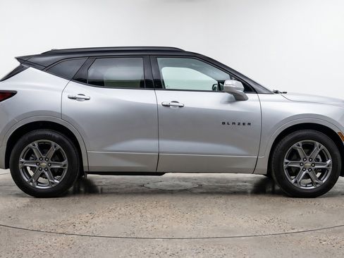Used 2025 Chevrolet Blazer LT FWD image 11