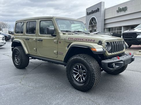 Used 2025 Jeep Wrangler Unlimited Rubicon image 2