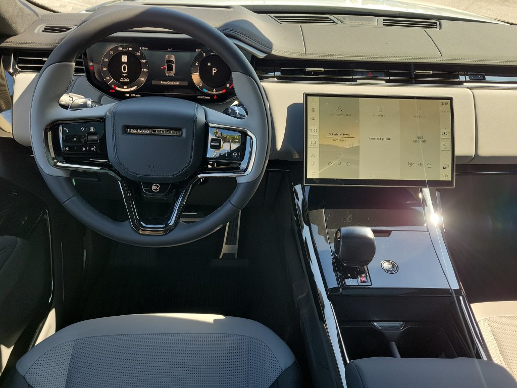 New 2027 Land Rover Range Rover Sport SV AWD/4WD image 18