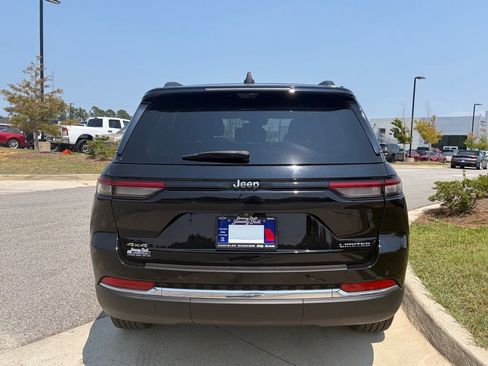 Certified 2023 Jeep Grand Cherokee Limited w/ Luxury Tech Group II AWD/4WD image 19