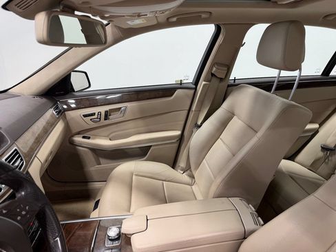 Used 2014 Mercedes-Benz E 350 4MATIC Sedan image 11