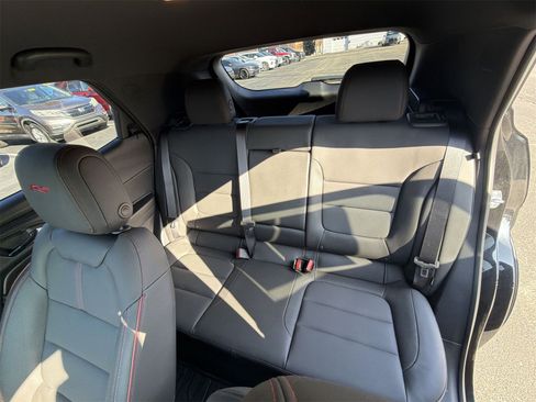 Used 2025 Chevrolet TrailBlazer RS w/ Driver Confidence Package image 22