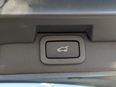 Used 2019 Land Rover Discovery HSE Luxury image 14