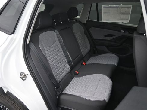 Used 2025 Volkswagen Tiguan S image 48