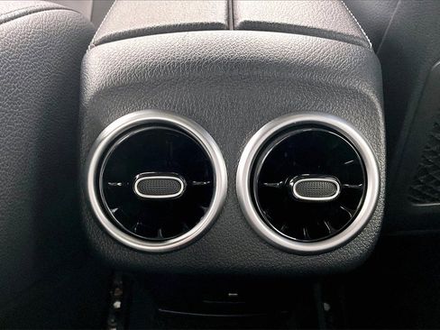 Used 2023 Mercedes-Benz CLA 250 4MATIC image 25