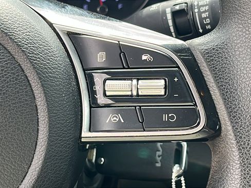 Used 2024 Kia Forte LXS image 18