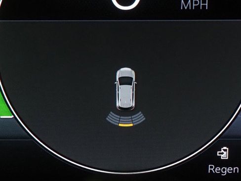 Used 2023 Chevrolet Bolt EUV Premier w/ Sun & Sound Package image 20