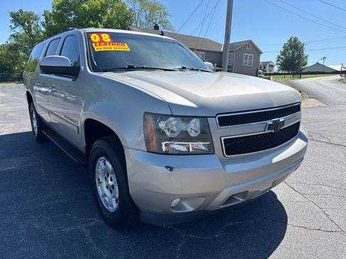 Used 2008 Chevrolet Suburban LT w/ LT Preferred Equipment Group AWD/4WD image 4
