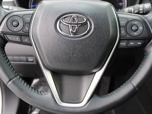 Certified 2021 Toyota Venza LE image 12