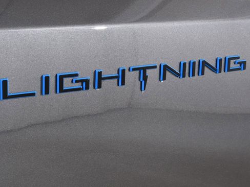 Used 2025 Ford F150 Lightning Platinum AWD/4WD image 22
