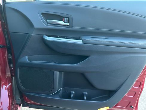Used 2026 Toyota Sienna Platinum image 27