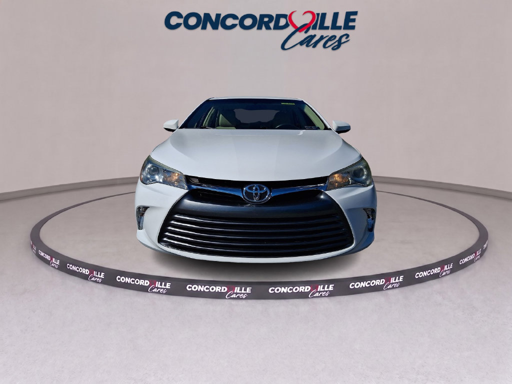 Used 2017 Toyota Camry LE FWD image 2