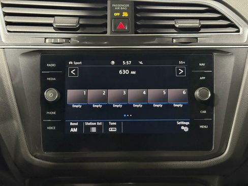 Used 2020 Volkswagen Tiguan S image 37