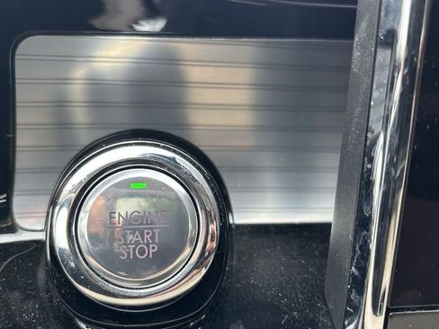 Used 2022 Lincoln Corsair AWD w/ Premium Package image 16