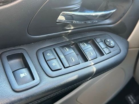 Used 2017 Dodge Grand Caravan SE w/ Power Window Group image 17