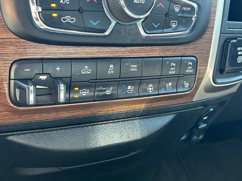Used 2017 RAM 1500 Laramie AWD/4WD image 28