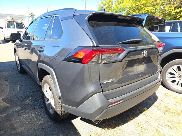 Used 2021 Toyota RAV4 XLE FWD image 3
