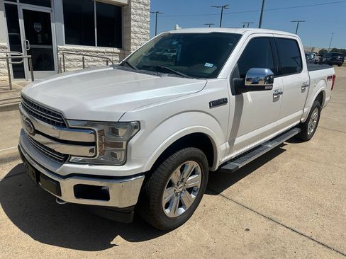 Used 2018 Ford F150 Lariat w/ Equipment Group 502A Luxury AWD/4WD image 3