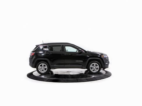 Used 2023 Jeep Compass Latitude image 8