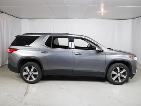 Used 2020 Chevrolet Traverse LT w/ LT Premium Package AWD/4WD image 2